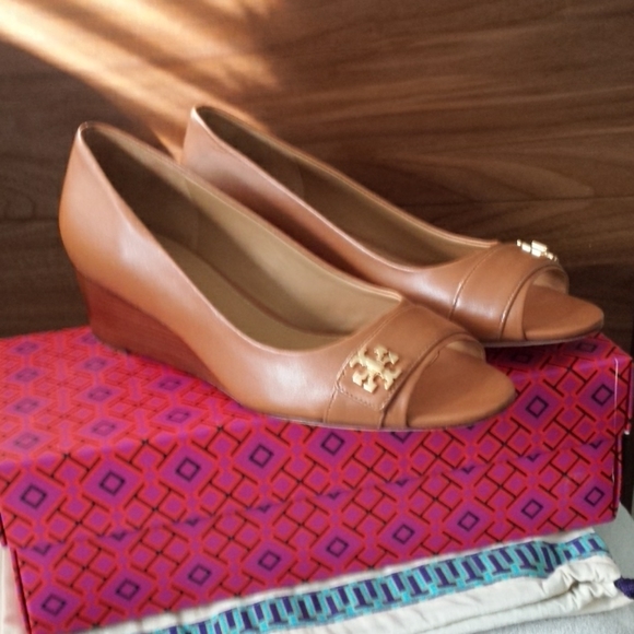 tory burch kira open toe wedge
